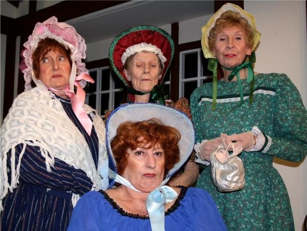 Kerry Goode (Miss Matty Jenkyns), Veronica Fourie (Miss Pole), Susan Vincent (Mrs Jam Photo