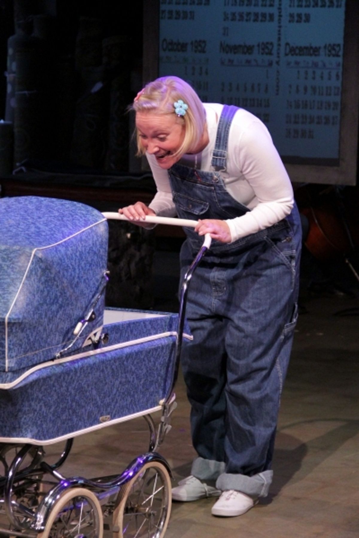 Megan Van de Hey as Jen at 