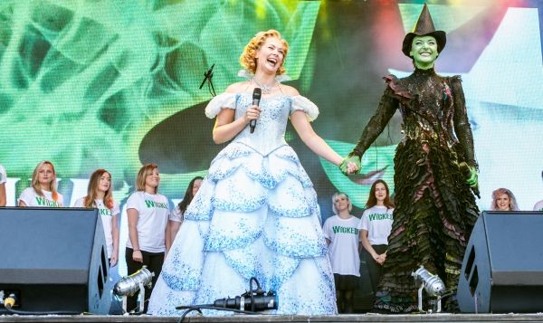 The Cast of Wicked Savannah Stevenson & Willemijn Verkaik Photo