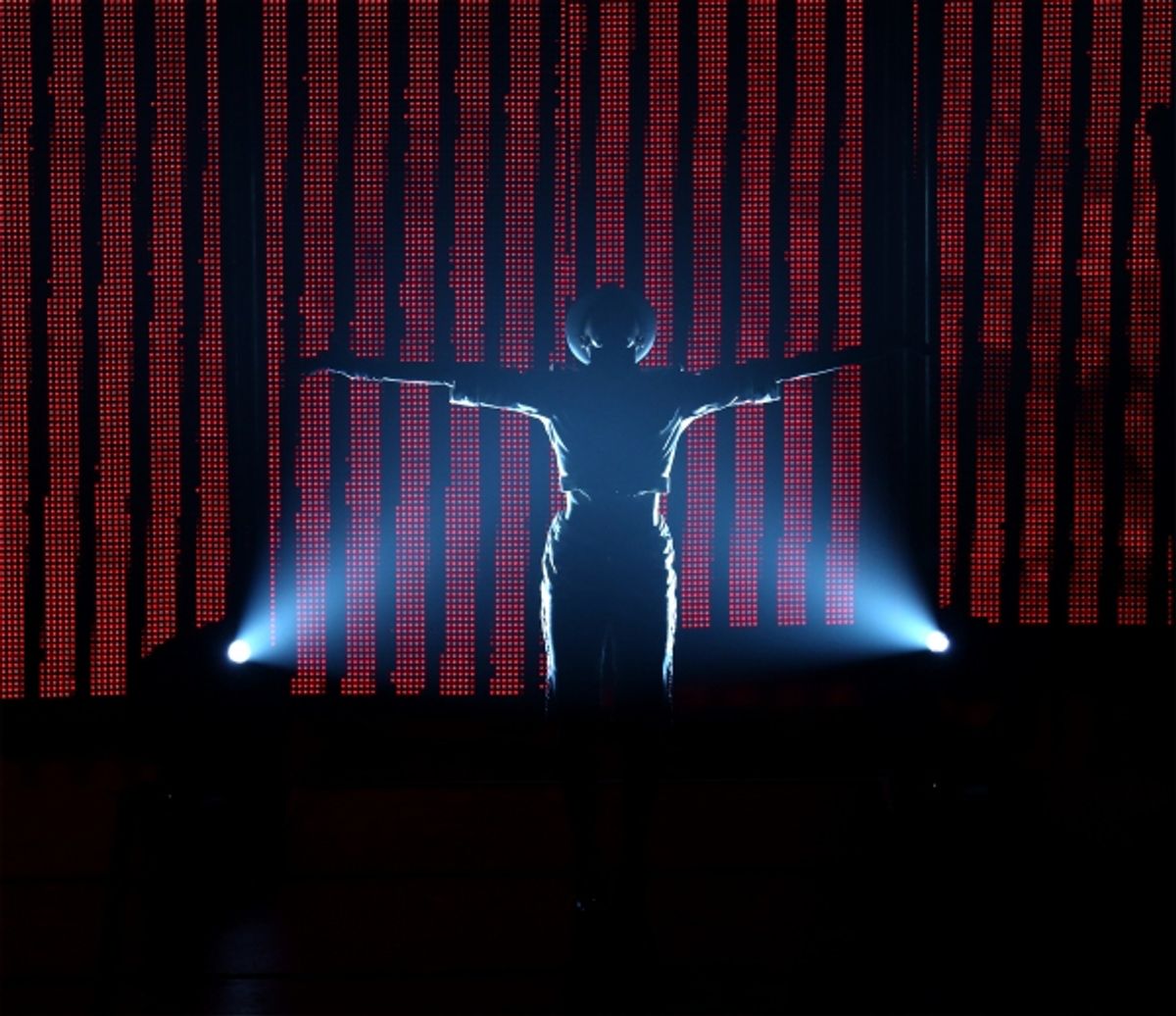 Cast members perform MICHAEL JACKSON at 