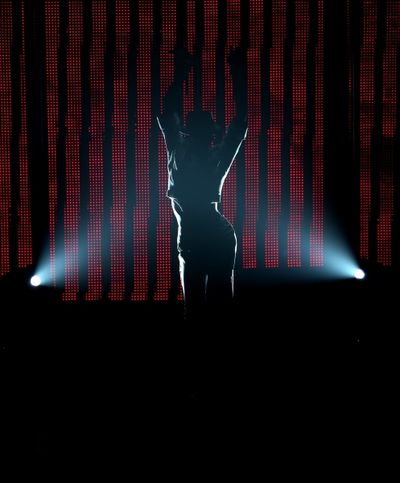 Cast members perform MICHAEL JACKSON Photo