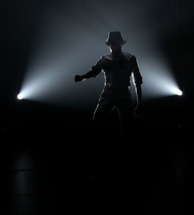 Cast members perform MICHAEL JACKSON Photo