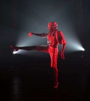 Cast members perform MICHAEL JACKSON @ BroadwayWorld Cast members perform MICHAEL JACKSON Photo
