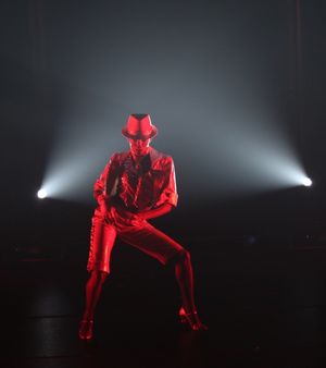 Cast members perform MICHAEL JACKSON @ BroadwayWorld Cast members perform MICHAEL JACKSON Photo