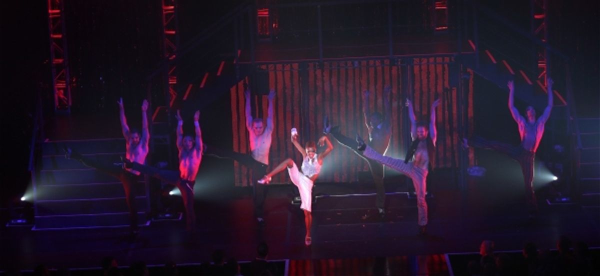 Cast members perform MICHAEL JACKSON at 
