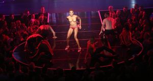 Cast members perform MICHAEL JACKSON @ BroadwayWorld Cast members perform MICHAEL JACKSON Photo