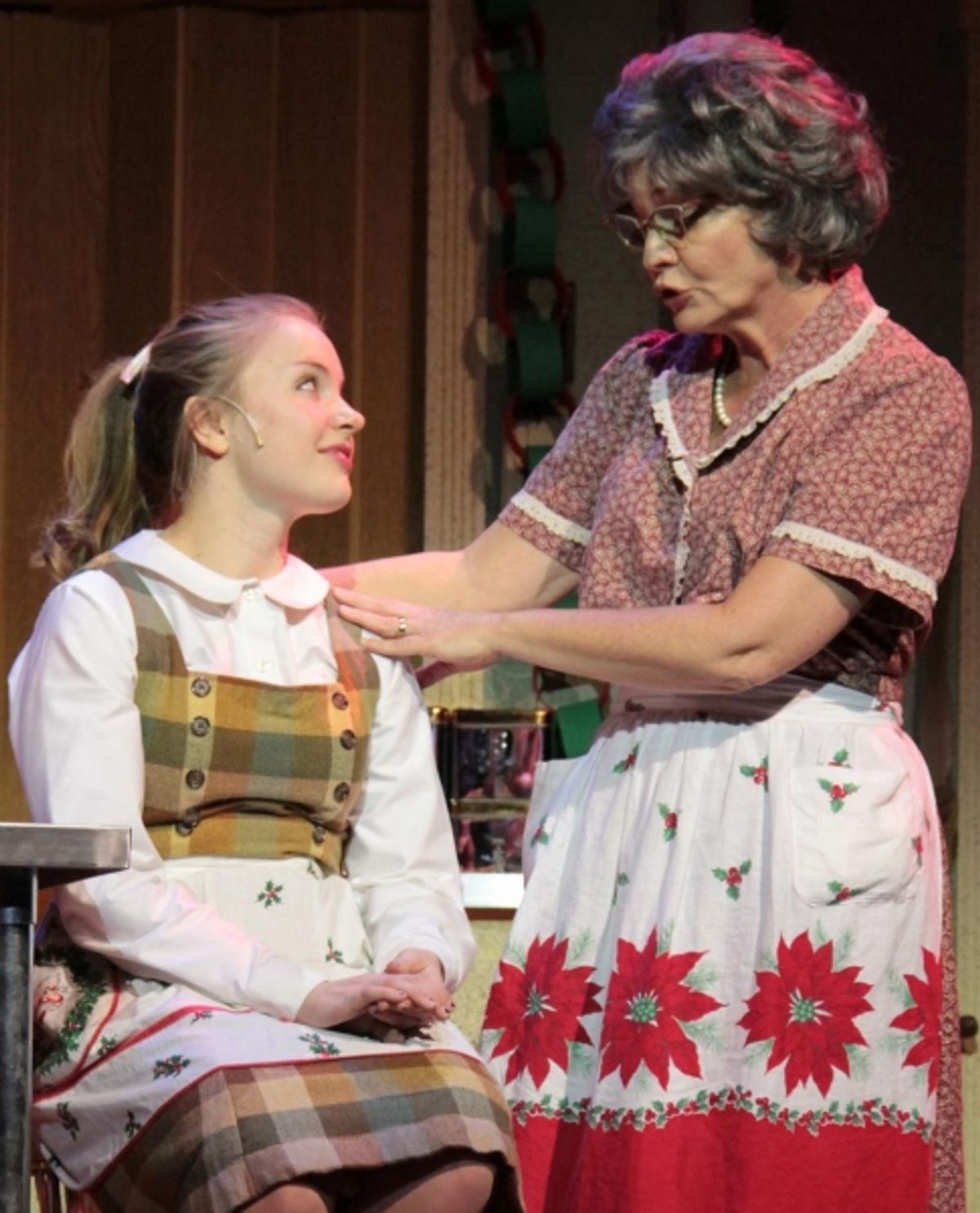 Hillary Smith as Beverly and Licia Watson as Vivian at 