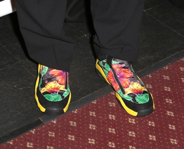 Photos: The Red Carpet Fashions of HOLLER IF YA HEAR ME! — photo 2 of 47