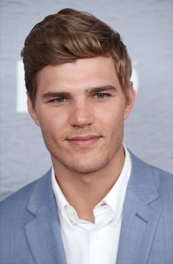 Chris Zylka Photo