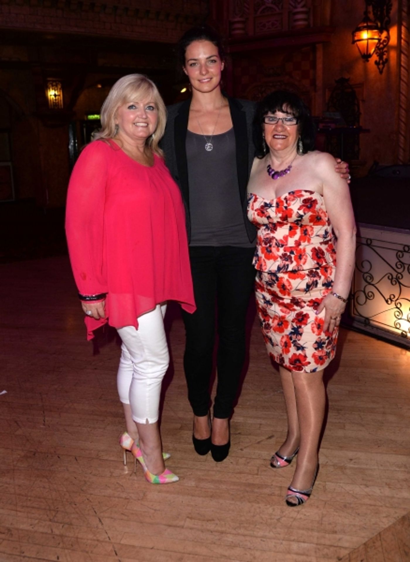 Photo Flash: Cast of MAMMA MIA! International Tour Celebrates Blackpool Gala Night Photo Flash: Cast of MAMMA MIA! International Tour Celebrates Blackpool Gala Night Image