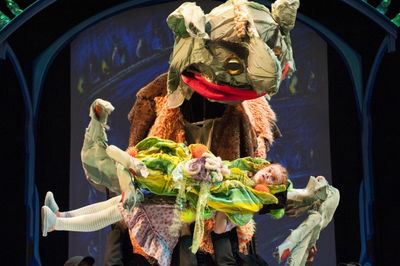 Hungry Fleshlumpeater (Matthew Schleigh), the biggest, baddest giant, mistakes Sophie Photo