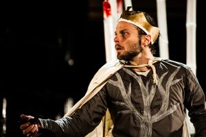 David Hywel Baynes as King Richard III Photo
