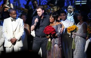 Dule Hill, Director Warren Carlyle, Patti LaBelle and Adriane Lenox with the ensemble cast @ BroadwayWorld Dule Hill, Director Warren Carlyle, Patti LaBelle and Adriane Lenox with the ensemble Photo
