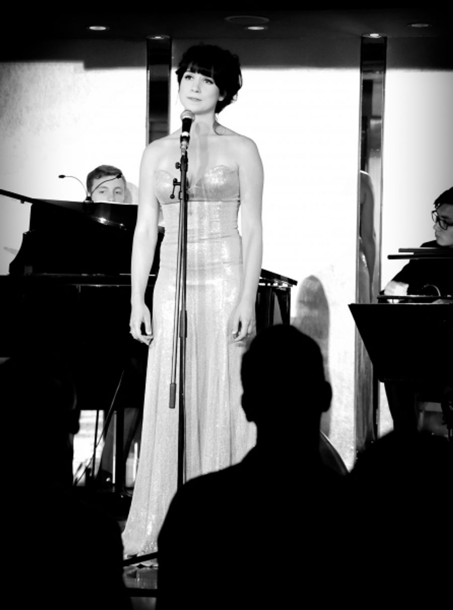 Photo Flash: Danielle Hope Makes Solo Cabaret Debut at Delfont Room! Image