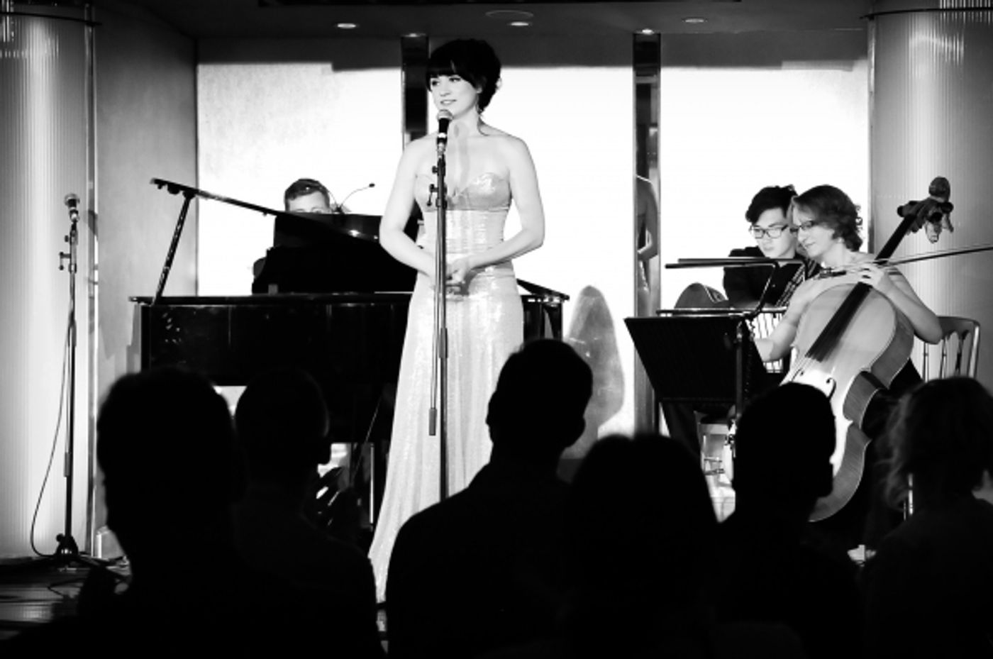 Photo Flash: Danielle Hope Makes Solo Cabaret Debut at Delfont Room!  Image