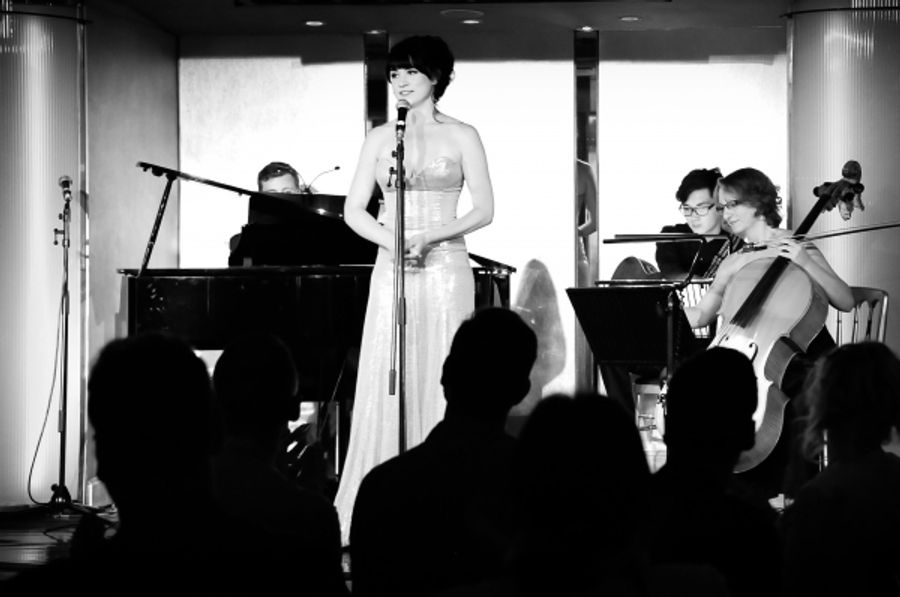Photo Flash: Danielle Hope Makes Solo Cabaret Debut at Delfont Room! Image
