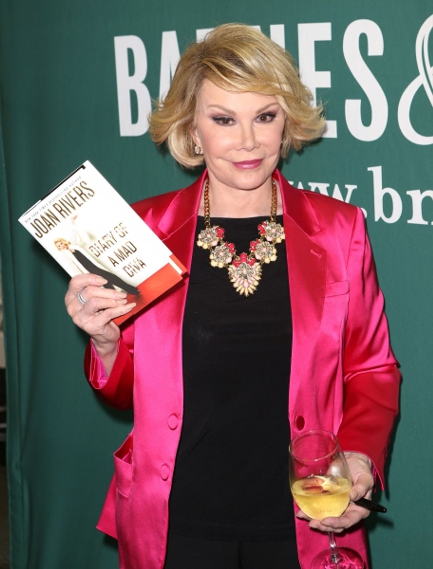 Photo Coverage: Joan Rivers Signs Copies of 'Diary of a Mad Diva'  Image