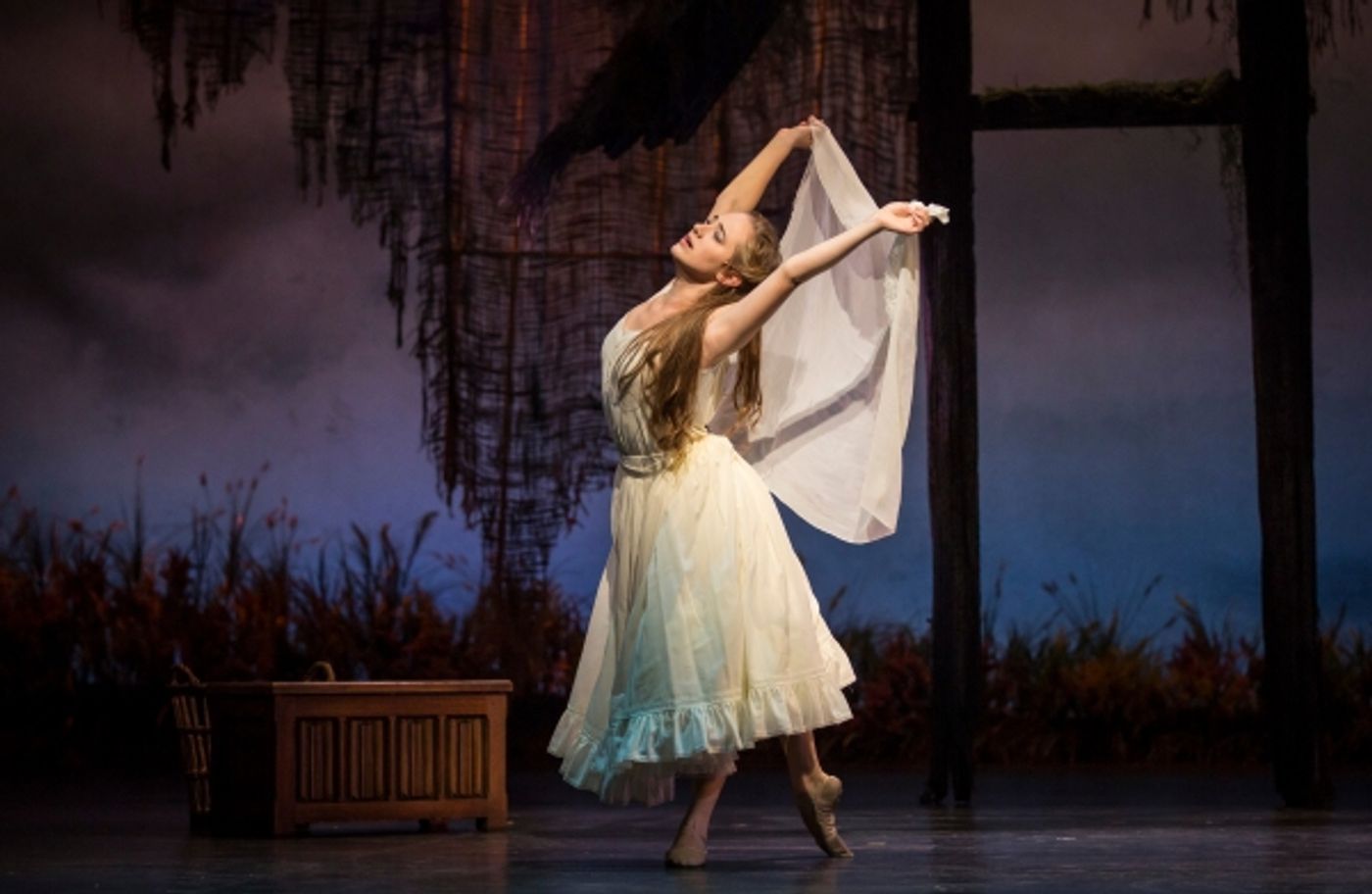 Photo Flash: BRIGADOON at Goodman Theatre, Now Through 8/10  Image