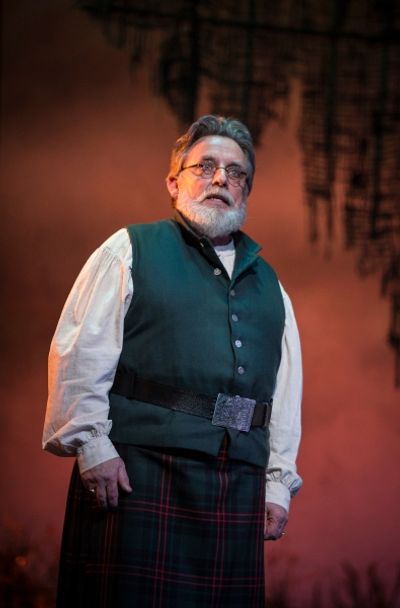 Roger Mueller as Mr. Lundie Photo