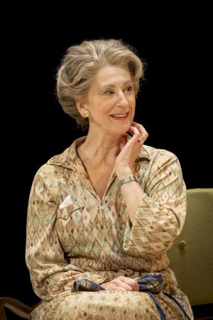 Elli (Maureen Lipman)  Photo