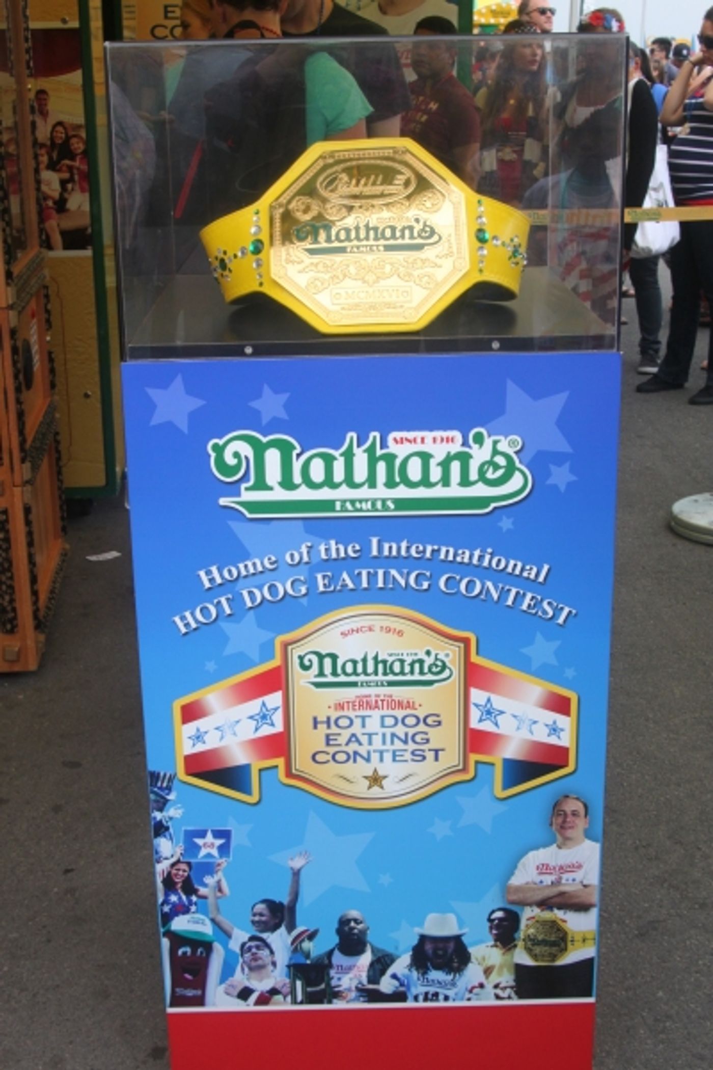 Exclusive Photo Coverage: ON THE TOWN Stars Perform at Nathan's Fourth of July Hot Dog Eating Contest! Image