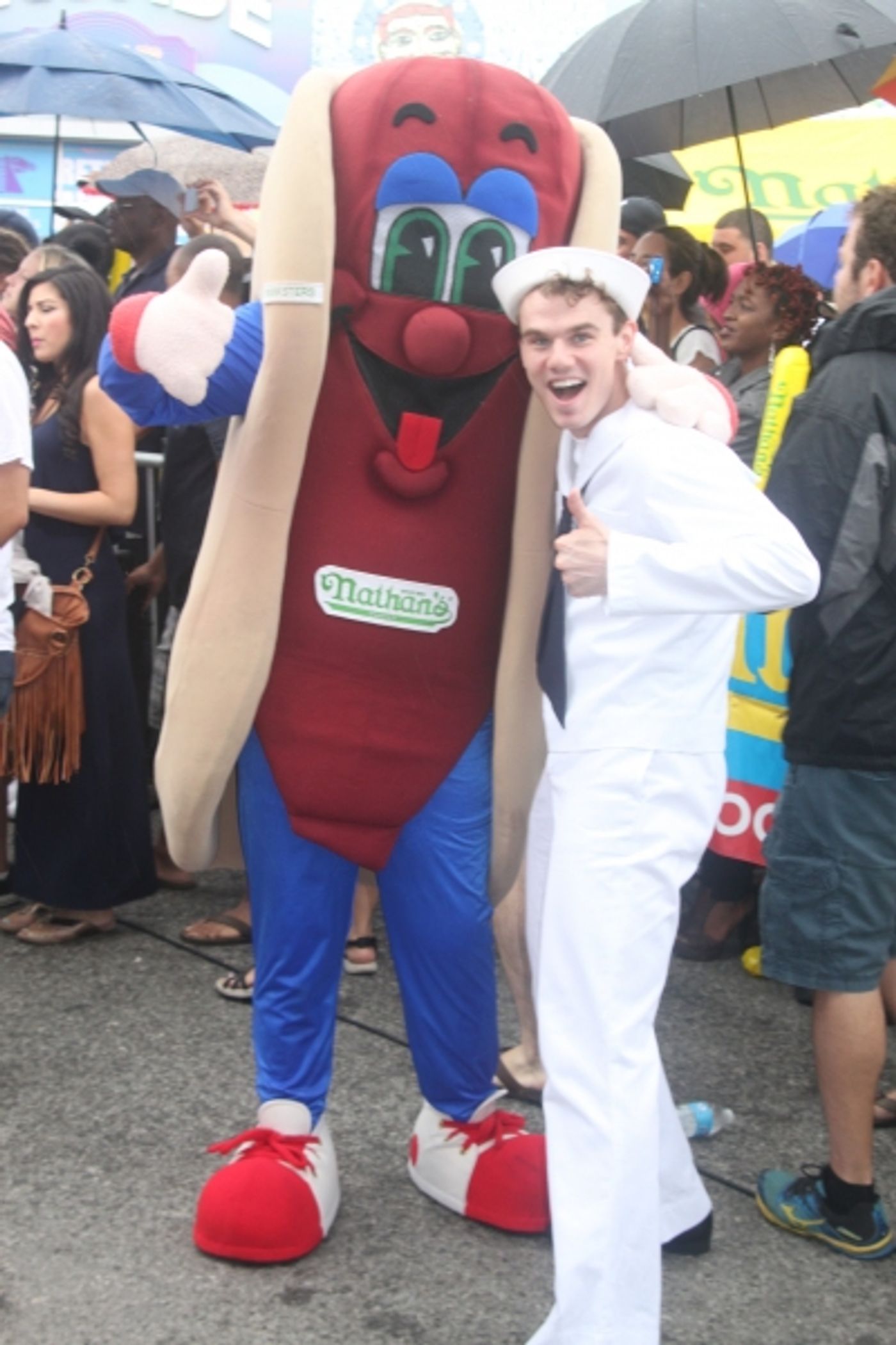 Exclusive Photo Coverage: ON THE TOWN Stars Perform at Nathan's Fourth of July Hot Dog Eating Contest! Image