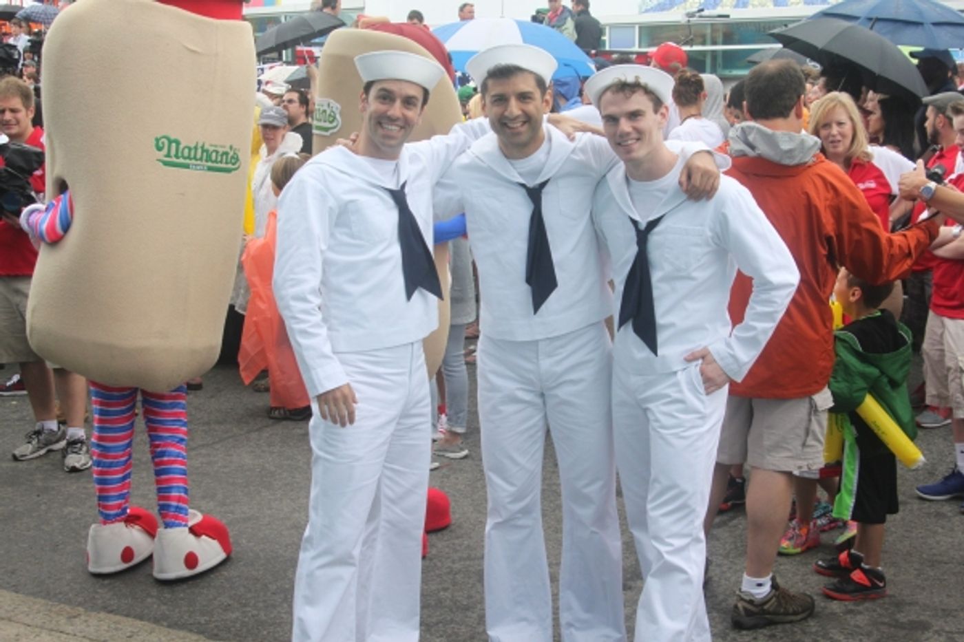 Exclusive Photo Coverage: ON THE TOWN Stars Perform at Nathan's Fourth of July Hot Dog Eating Contest! Image