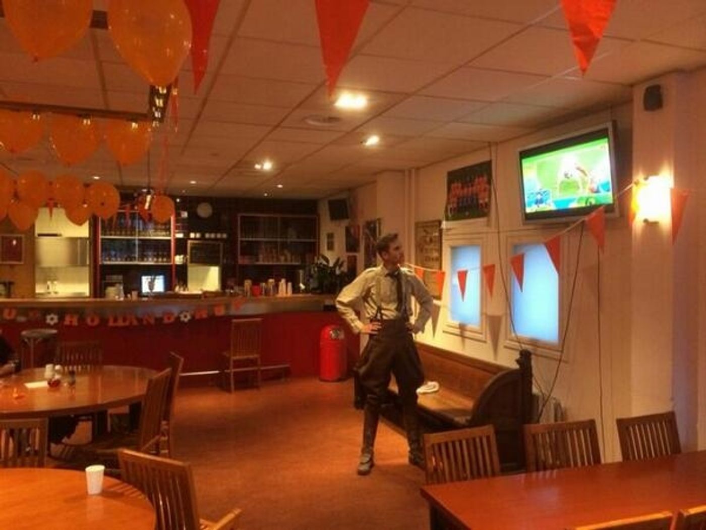 Photo Flash: Saturday Intermission Pics, July 5- BULLETS, CINDERELLA, NEWSIES and More Lounge Post-Holiday Photo Flash: Saturday Intermission Pics, July 5- BULLETS, CINDERELLA, NEWSIES and More Lounge Post-Holiday Image