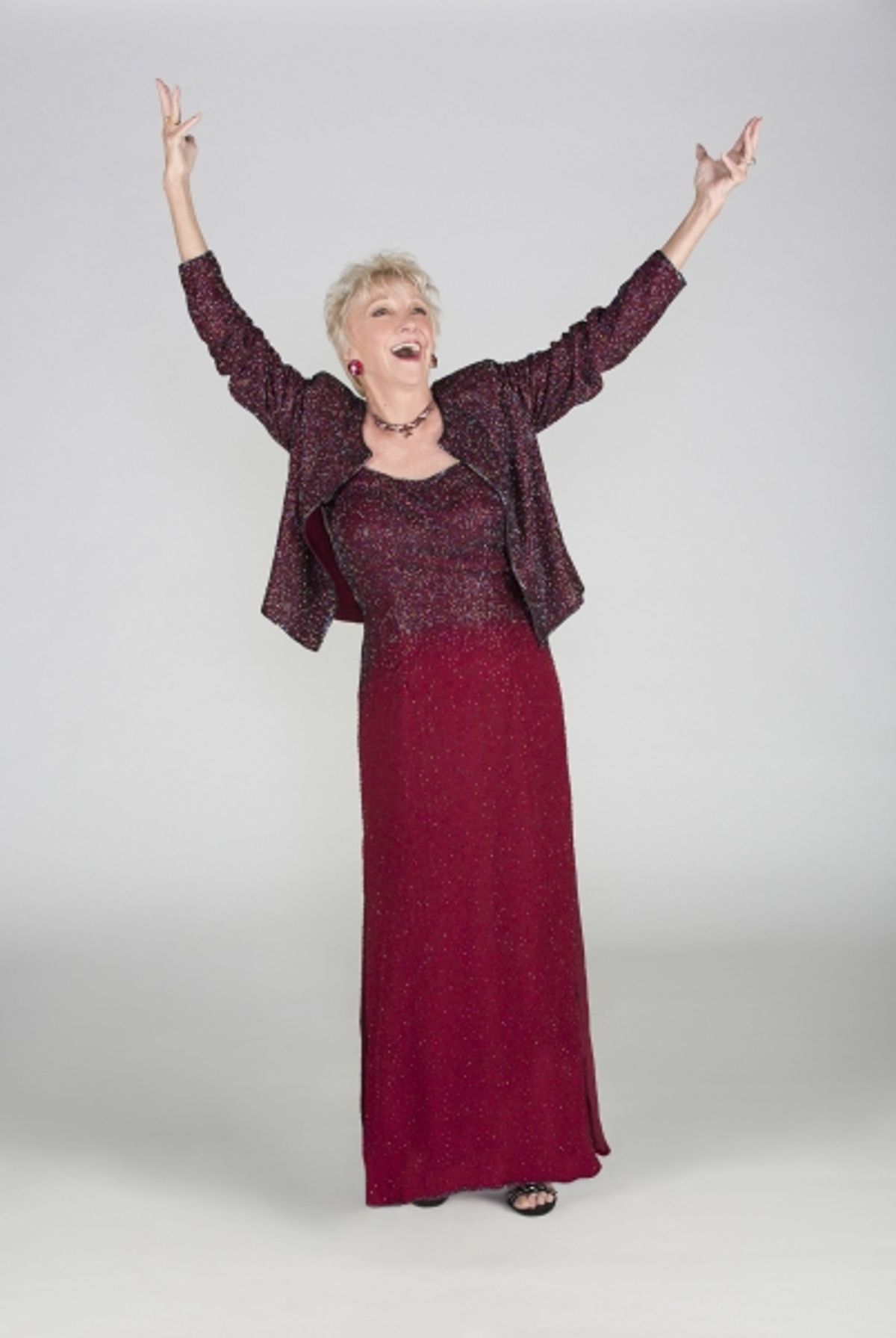 Elizabeth Franz appears as Jean Horton at 