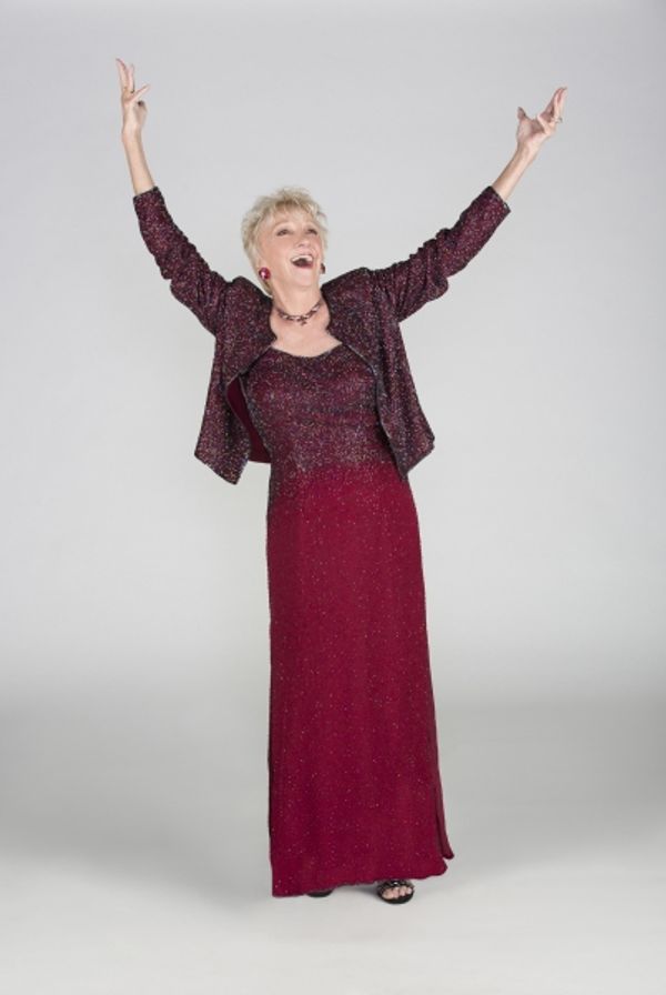 Elizabeth Franz appears as Jean Horton Photo