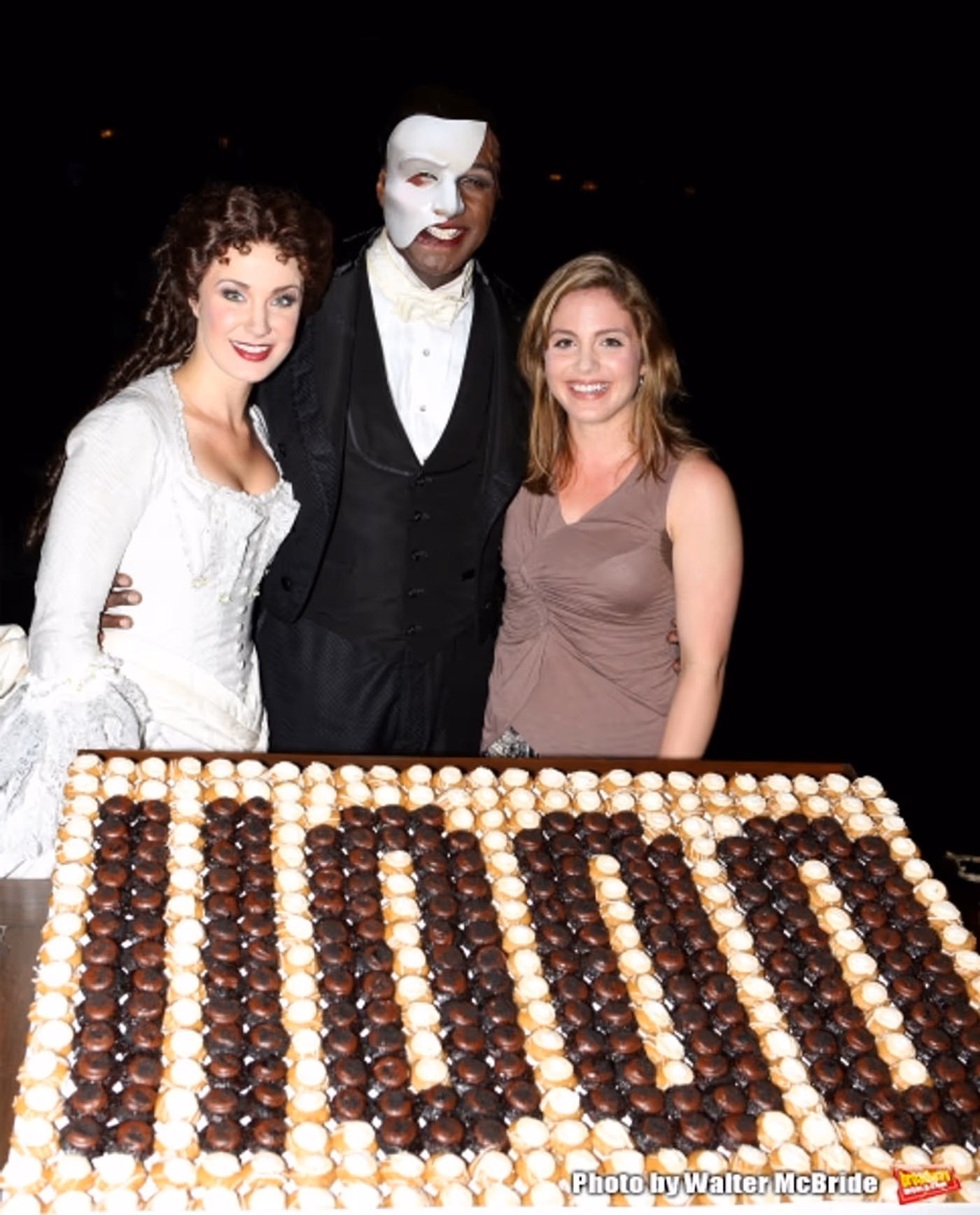 Photo Coverage: Norm Lewis, Sierra Boggess & THE PHANTOM OF THE OPERA Cast Celebrate 11,000 Backstage! Image