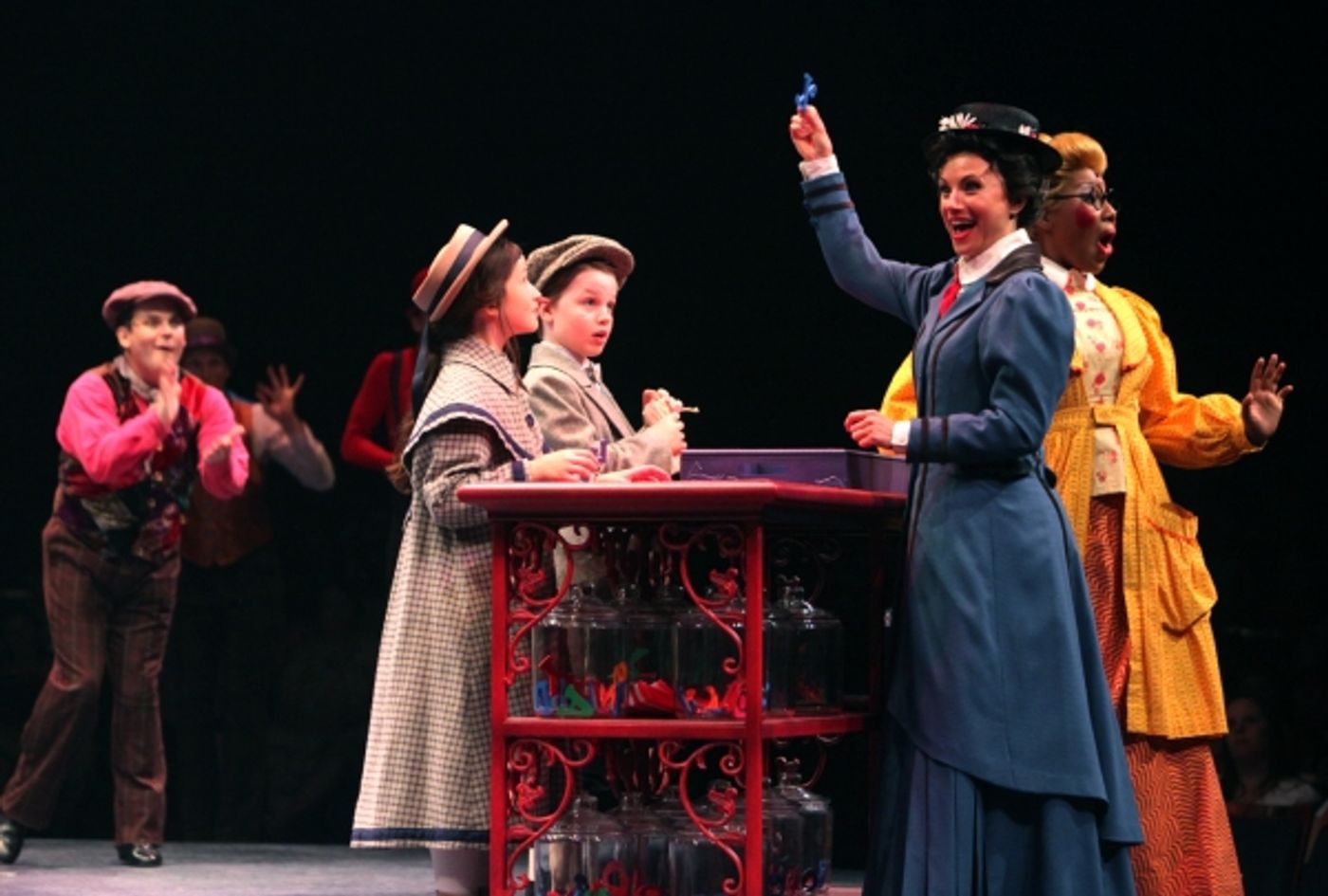 Photo Flash: First Look at Robert Creighton, Kelly McCormick and More in MARY POPPINS at Music Circus  Image