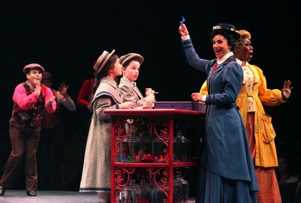 Robert Creighton (Bert), Noa Solorio (Jane Banks), Ben Ainley-Zoll (Michael Banks), K Photo