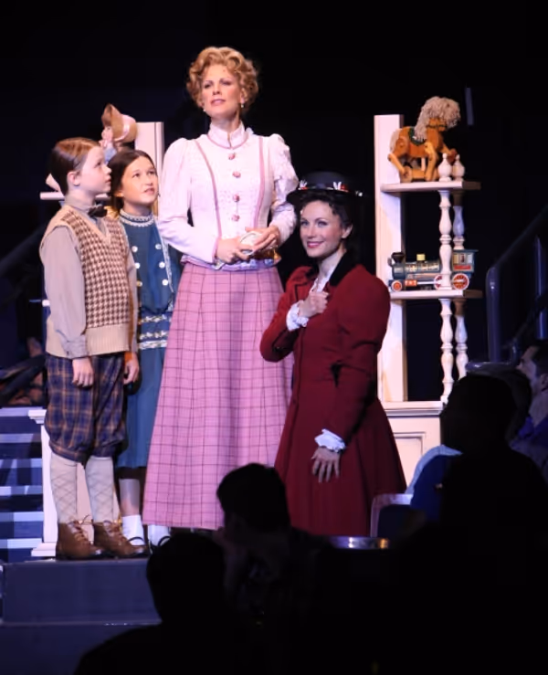 Ben Ainley-Zoll (Michael Banks), Noa Solorio (Jane Banks), Shannon Warne (Winifred Ba Photo