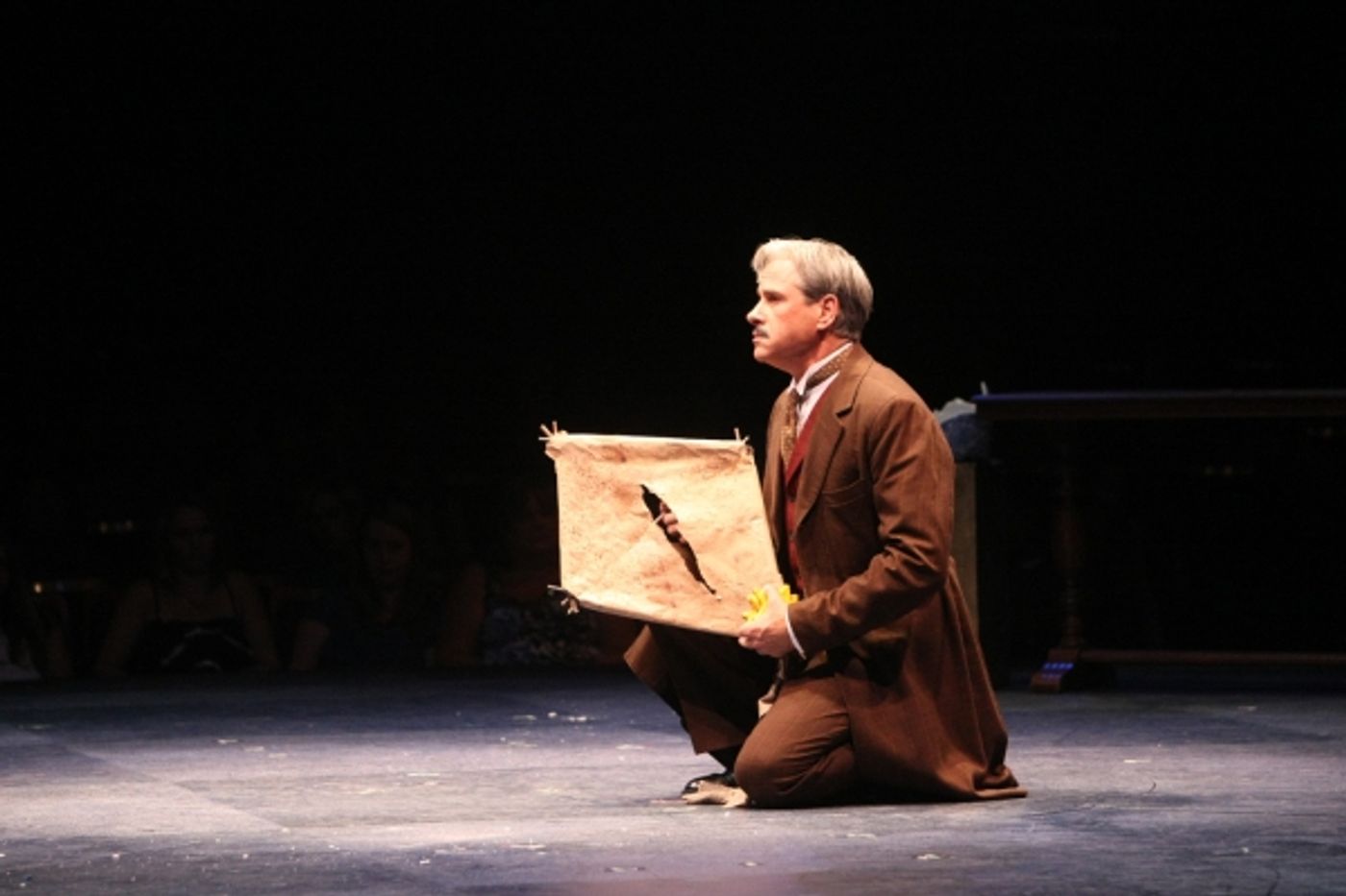 Photo Flash: First Look at Robert Creighton, Kelly McCormick and More in MARY POPPINS at Music Circus  Image