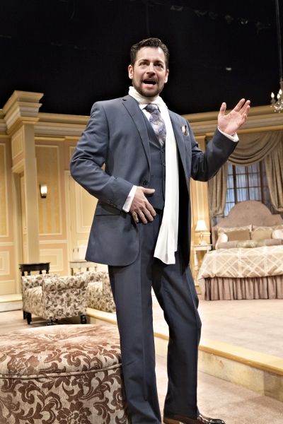 Perry Ojeda portrays the world-famous tenor who has come to the Cleveland Grand Opera Photo