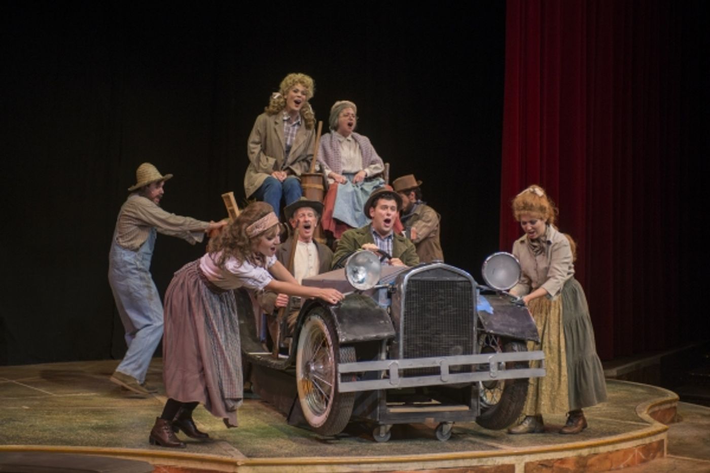 Photo Flash: First Look at Summer Smart, Kelly Anne Clark, James Harms and More in BEVERLY HILLBILLIES at Theatre at the Center  Image