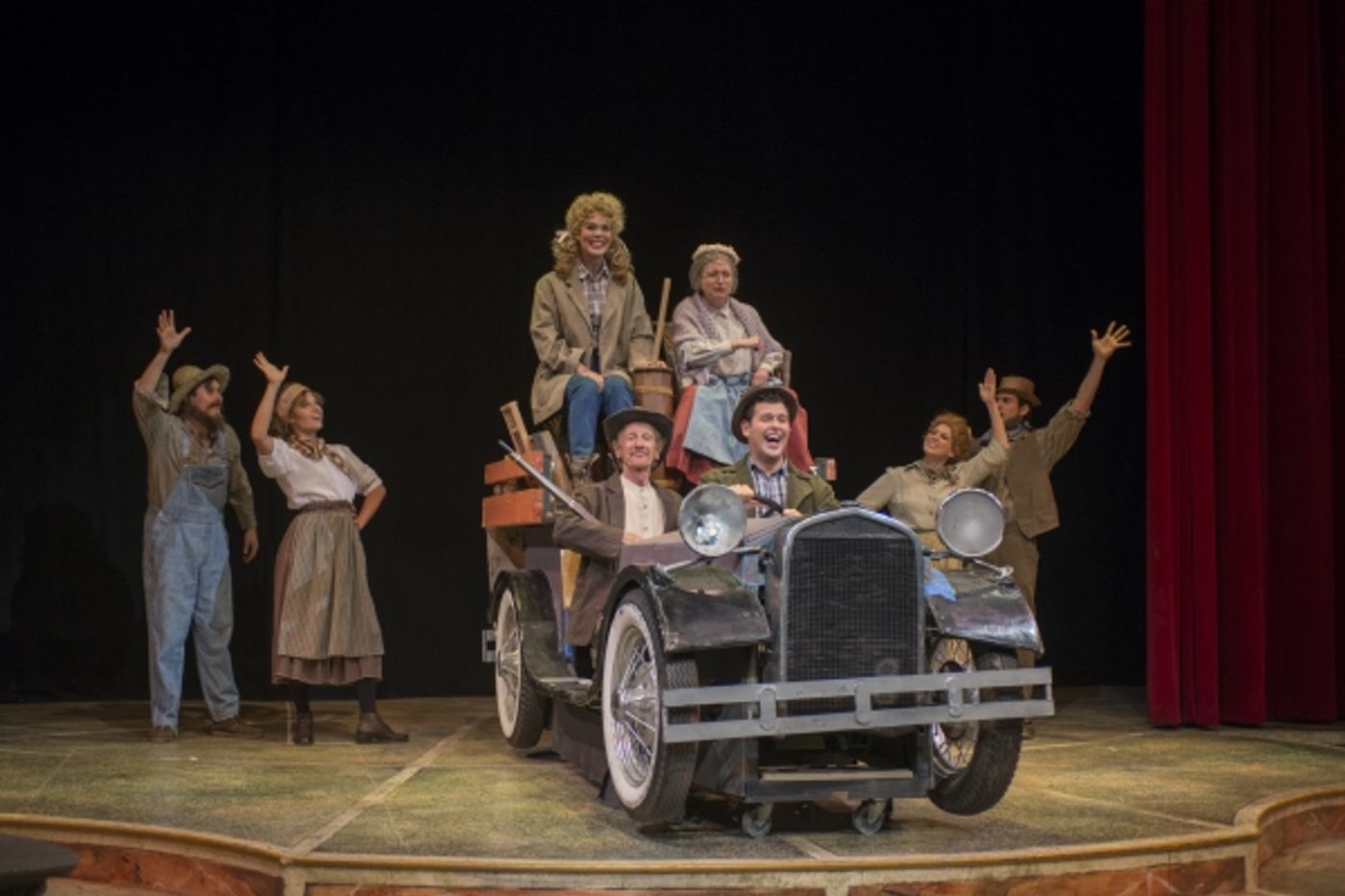 Photo Flash: First Look at Summer Smart, Kelly Anne Clark, James Harms and More in BEVERLY HILLBILLIES at Theatre at the Center  Image