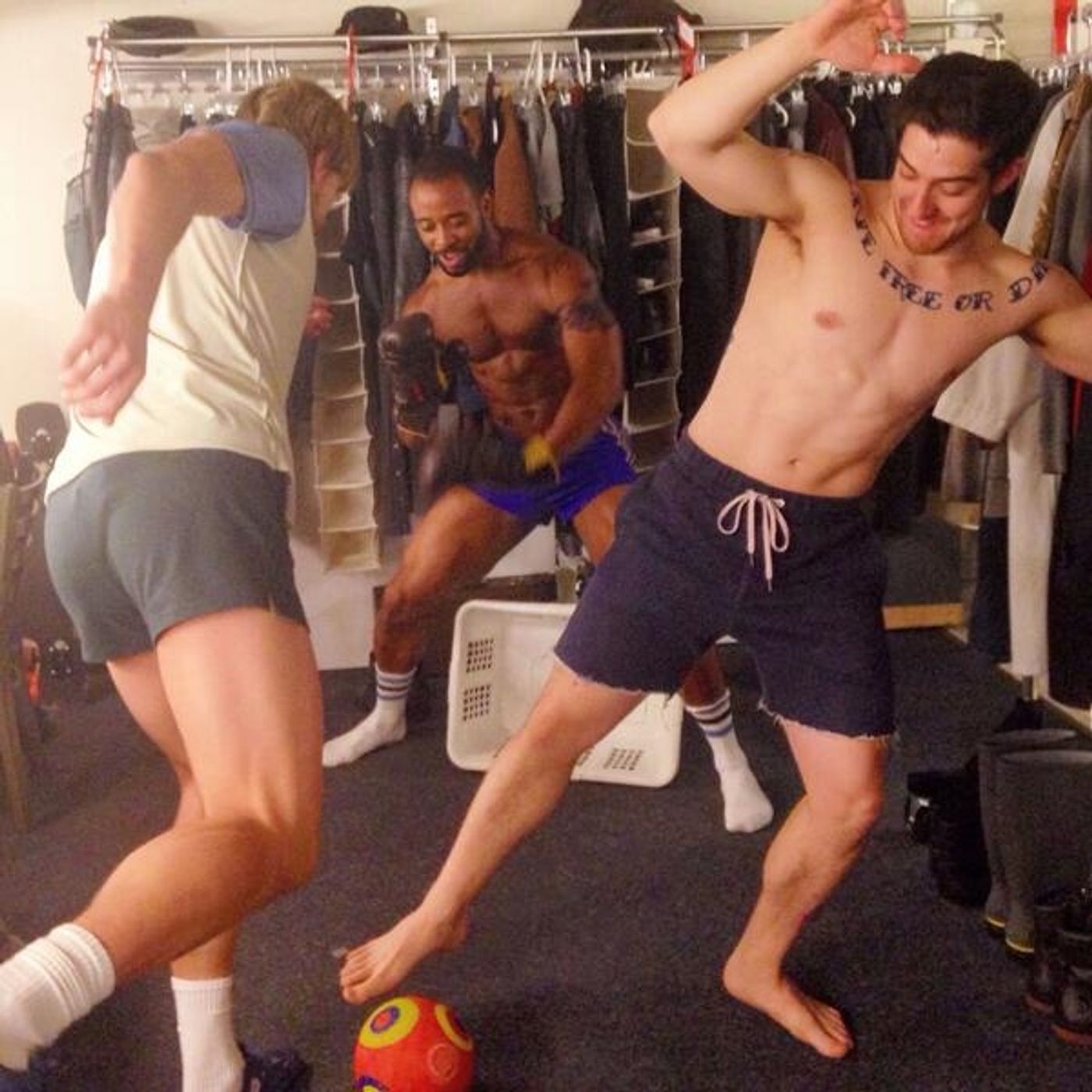 Photo Flash: Saturday Intermission Pics, 7/12- NEWSIES Prep for Sleep Out, BULLETS and MATILDA Get Excited for Broadway Barks, and More  Image