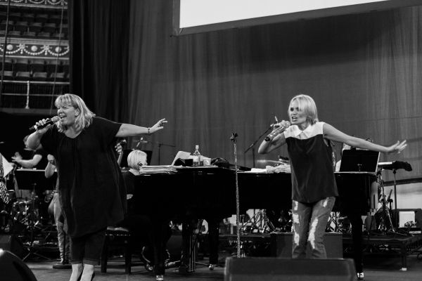 Kristin Chenoweth & Alison Jiear Photo