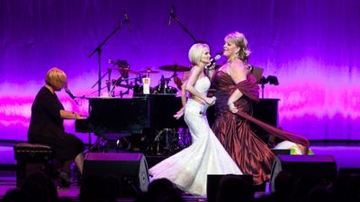 Alison Jiear & Kristin Chenoweth Photo