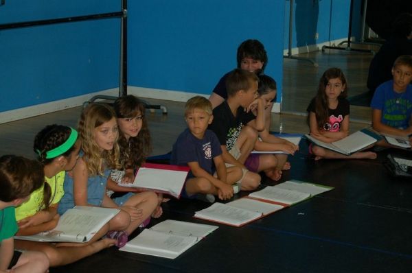 Photo Flash: Styx Band Member Dennis DeYoung Visits 12.14 Foundation's Rehearsals for 101 DALMATIANS Image