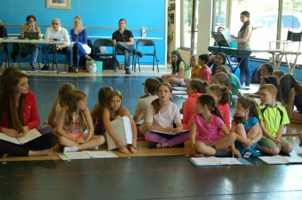 Photo Flash: Styx Band Member Dennis DeYoung Visits 12.14 Foundation's Rehearsals for 101 DALMATIANS Image