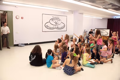 Santino Fontana & Students Photo