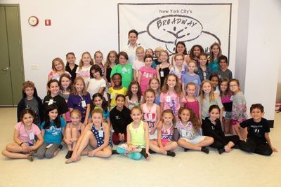 Santino Fontana & Students Photo