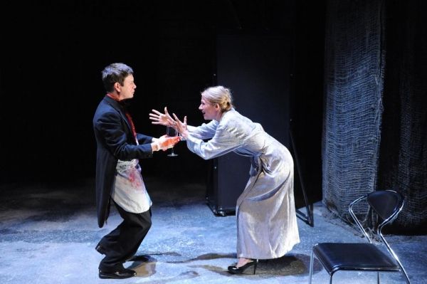 David Barlow as Hamlet and Pamela J. Gray as Gertrude Photo