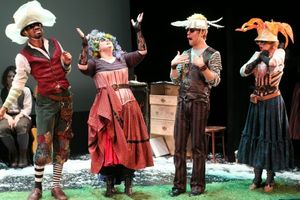 REGGIE WHITE, SUMMER LATIMER, JASON HITE AND JANICE ENGELGAU Photo