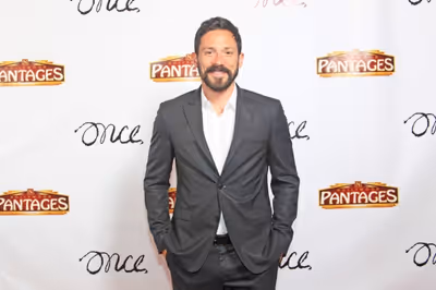 Steve Kazee Photo