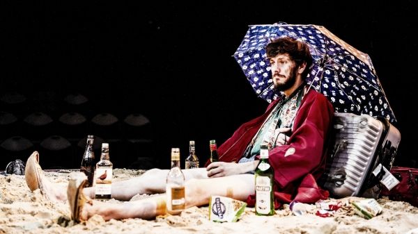 Mathew Baynton Photo