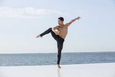 Jon Bond Photo